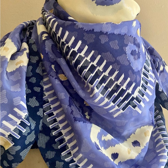 BLUE square scarf - Picture 1 of 10